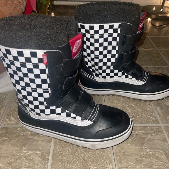 Vans Black and White Checkered Boots - Picture 2 of 8
